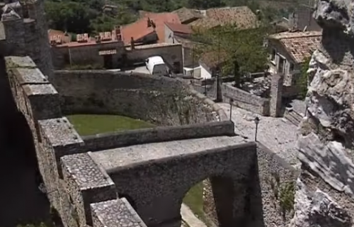 Selo iznad Rima ODSEČENO od ostatka sveta: Pretvoreno u "ljudsku laboratoriju" (VIDEO)