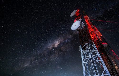 "Terminator" je uništo 49 Maskovih satelita i rasprišio ih iznad Kariba: Šta naučnici kažu o ovoj pojavi?