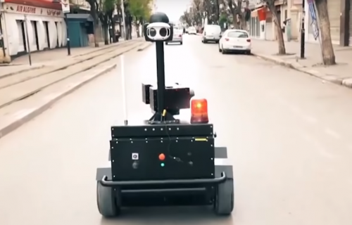 "ŠTA RADITE NAPOLJU?": U Tunisu ROBOT proverava da li se poštuje ZABRANA KRETANJA (VIDEO)