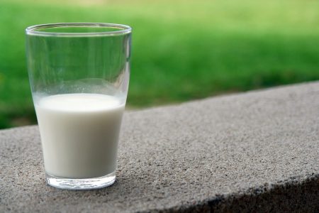 Šta može da se desi ako pijete jogurt kom je istekao rok?