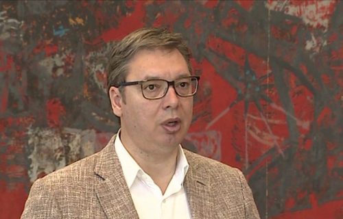 Vučić potvrdio: Vojsku šaljemo u migrantske centre radi zaštite i bezbednosti građana