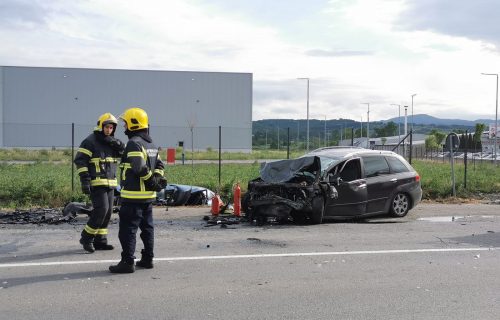 Muškarac POGINUO, dvoje teško povređeno: Jeziva nesreća u Preljini (FOTO+VIDEO)