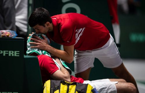 UDARA KONTRU SVIMA! Novak se OŠIŠAO, Janko OBRIJAO, a on i dalje tera po svom! (VIDEO+FOTO)