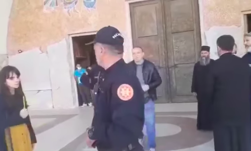 Novi skandal u Crnoj Gori: Policija legitimisala vernike u blizini manastira na Prevlaci (VIDEO)
