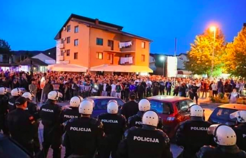 Na glavnim gradskim ulicama se ori "Ne damo svetinje": I večeras protesti u Crnoj Gori (FOTO+VIDEO)