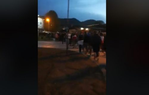 "Ustala je Crna Gora, svetinja se branit mora": Posle Podgorice i Nikšića, protest i u Beranama (VIDEO)