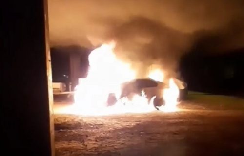 Goreo automobil na parkingu u Pirotu, sprečena veća materijalna šteta