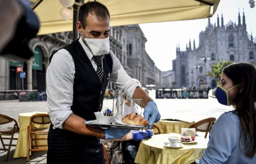 Italija polako izlazi iz blokade: Rade barovi, restorani, muzeji, ali uz posebna pravila (VIDEO)