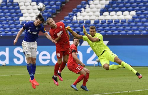 Šalke u OZBILJNOJ krizi! Augsburg PREKINUO SERIJU od četiri uzastopna poraza! (VIDEO+FOTO)