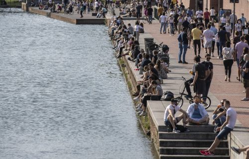 "Možda ćemo morati ciljano da zarazimo neke ljude": Kompanija koja pravi vakcinu protiv korone spremna za eksperiment