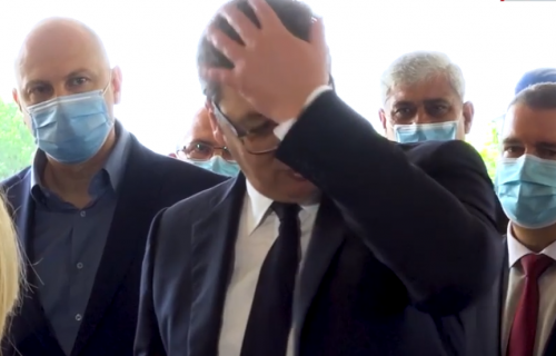 Kad je čuo šta u Prokuplju misle o parama, Vučić se lupio po čelu, pa nasmejao sve prisutne (VIDEO)