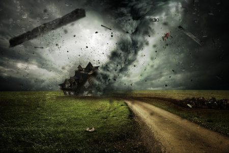 “Apokalipsa” u Češkoj: Tornado pogodio zemlju, letelo kamenje i objekti (VIDEO)