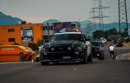 Policijska potera umalo da se završi katastrofom, begunac nije hteo da se preda (VIDEO)