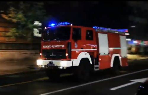 Do temelja izgorela kuća u Borči nakon nevremena, plamen prvo izbio u šupi