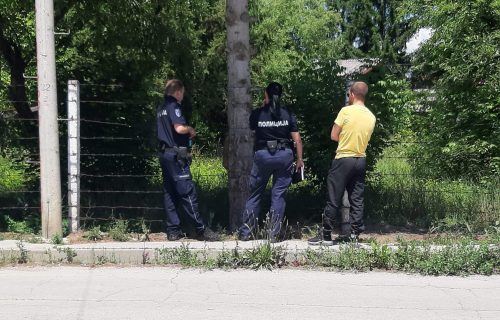 Šok tokom dečje igre u Čačku, zbog onoga što su našli u dvorištu pozvali roditelje, a zatim i policiju