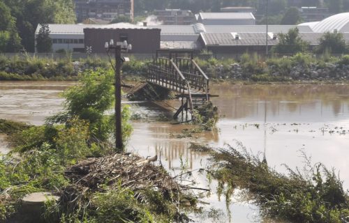 Dan posle poplave u Lučanima: Putevi oštećeni, šest mostova neprohodno, pojavila se klizišta (FOTO)