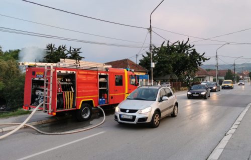 Stravičan sudar kod Zaječara: Vozači ostali u olupinama, vatrogasci ih izvlače