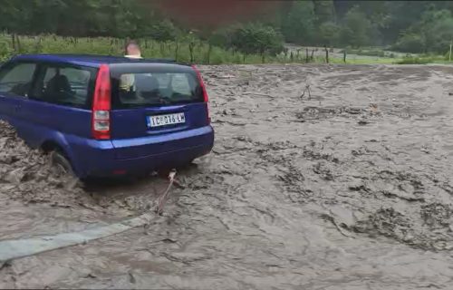 Ivanjičani se i dalje bore sa bujicom: Nakon tri dana 100 kuća dobilo vezu sa svetom (VIDEO)