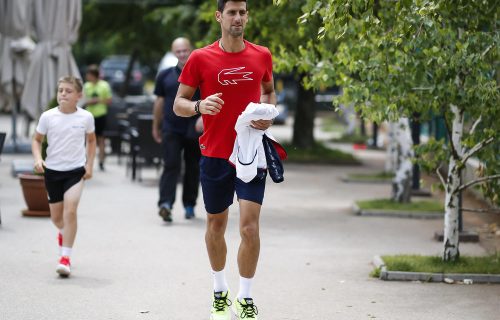 Svetski mediji i dalje KRITIKUJU Đokovića! Jedan tvit UĆUTKAO ih je sve (FOTO)