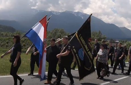 Ustaše opet divljaju: Kod Sinja oskrnavljen spomenik partizanima koje su streljali po odluci suda NDH
