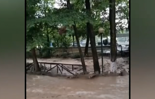 Meteorolozi izdali hitno upozorenje za Grčku, potop već počeo: Na terenu vatrogasci (FOTO)