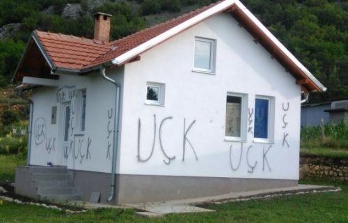 Talas nasilja na KiM: Grafiti OVK i opljačkana kuća u srpskim selima (FOTO)