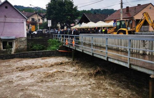 Za 24 sata palo NEVEROVATNIH 210 litara kiše: Poplava opustošila Ljuboviju, srušena tri mosta