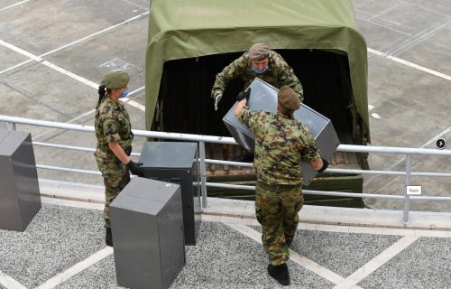 Vojska Srbije ponovo u akciji: Završava se rasformiravanje privremene bolnice na Beogradskom sajmu (FOTO)