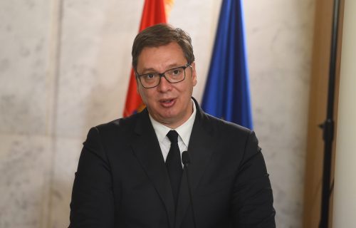 Vučić: "Moramo se spremiti za ono što dolazi, najvažnije pomoći ljudima pogođenim poplavama"