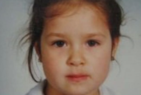 Preslatka! Da li je prepoznajete? Verovali ili ne, tada niko nije hteo da se druži sa njom (FOTO)