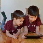 Više od 90 odsto škola u Engleskoj zabranjuje upotrebu mobilnih telefona