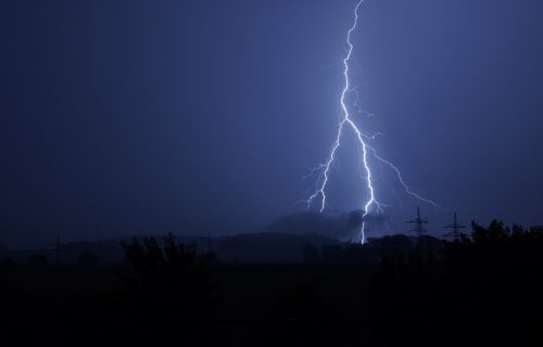 Predviđanje srpskog meteorologa ZABRINJAVA: Jaka superćelijska oluja kreće se ka nama?