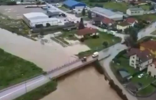 Ovako izgleda Guča pod vodom: Dron snimio jezero u centru sela (VIDEO)