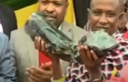 Rudar iz Tanzanije i otac 30 DECE prodao 2 kamena, zaradio ogromne pare (VIDEO)