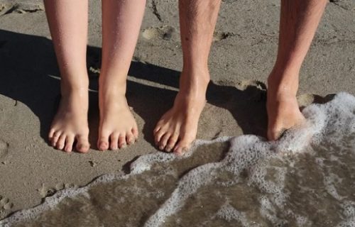 Dočekao da ode na plažu, a tamo ga sačekao nikad luđi živi pesak (VIDEO)