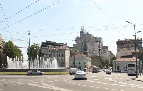 SUDARILI se autobus i automobil na Slaviji: Zbog nesreće OTEŽAN saobraćaj