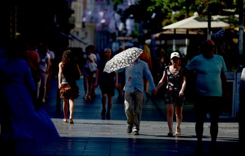 U julu pravi VREMENSKI ROLERKOSTER: Meteorolozi otkrili hoće li nam UV zraci pomoći u borbi protiv korone