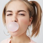 Poznato koliko DUGO sme da se žvaće žvaka: U OVOM slučaju je nikako ne smete koristiti