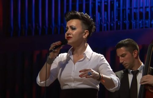 Onlajn nastup Amire Medunjanin: "Pevam i zamišljam da ispred sebe imam more ljudi"