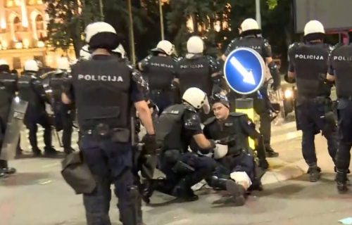 Burna noć u Beogradu: U neredima povređeno 19 policajaca i 17 huligana