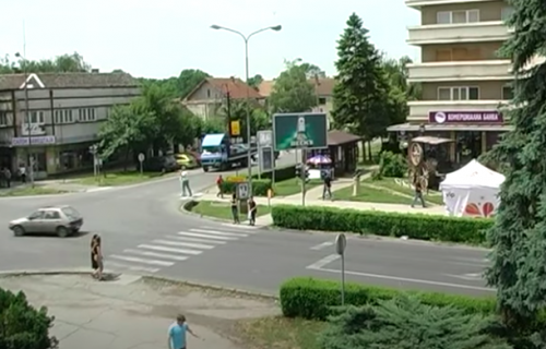 Uhapšen muškarac u Bogatiću: Policija pronašla devet bombi, pušku i municiju