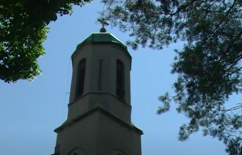 Ponovo oskrnavljen pravoslavni hram u Ilijašu, provalnike omeo alarm (VIDEO)