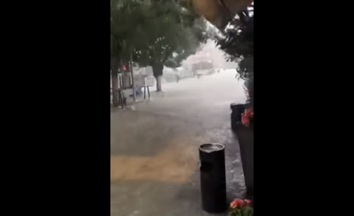 Nezapamćen pljusak: Ulice poplavljene, komunalne službe intervenisale (VIDEO)