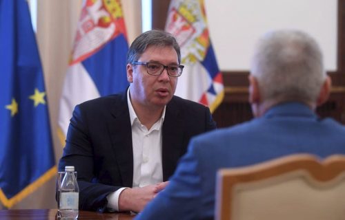 NIJE SAMO ZVEZDA: Vučić otkrio za koje sve klubove navija i oduševio decu u Republici Srpskoj!