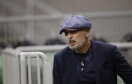 IZNERVIRAO SE: Mihajlović u porodičnom domu GLASNO PSOVAO dok ga je porodica gledala, a onda smeh (FOTO)