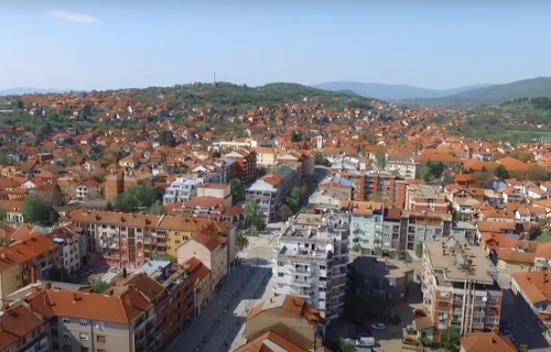 Braća se POTUKLA u sudu posle ročišta: Ranije žena jednog od njih BAGEROM rešavala sve