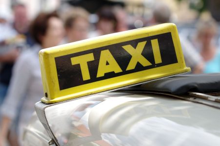 Šapić: “Posle praznika sva taksi vozila biće bele boje”