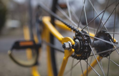 Poginuo biklista kod Vranja: Udario ga automobil, vozač uhapšen