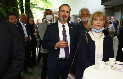 Godfri pozvao građane Srbije da zajedno na Fejsbuku obeleže Dan nezavisnosti (FOTO)