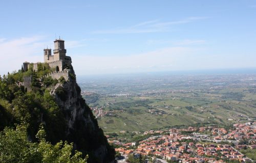 Dugogodišnji poreski raj, zbog pandemije koronavirusa, na granici bankrota